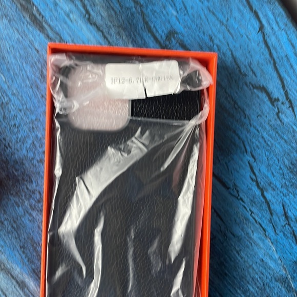 iPhone, case  FREE with any purchase iPhone, case free in bundle - Picture 2 of 7